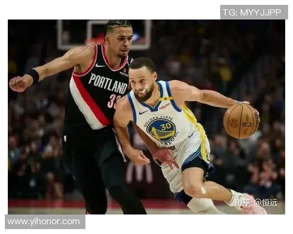 勇士与开拓者激战四月二十六日争夺季后赛关键胜利的精彩对决 勇士与开拓者激战四月二十六日争夺季后赛关键胜利的精彩对决